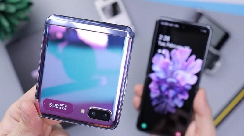 Thiết kế gập độc đáo của Samsung Galaxy Z Flip 3