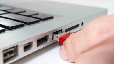 Những cách rút USB an toàn cho laptop của bạn